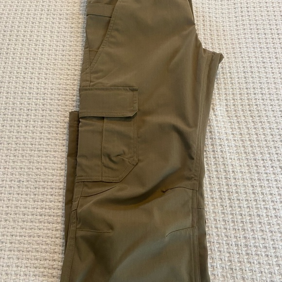 Ladies Under Armour Tactical pants size 6 - Picture 7 of 7